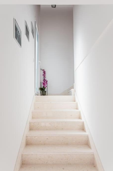 Holiday Home Marina-Renovated House In City Center Rogoznica  Esterno foto